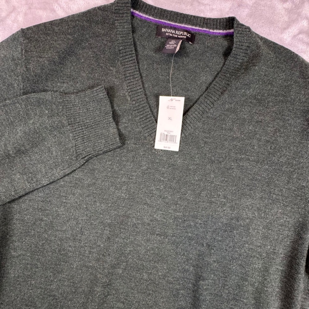 Banana Republic Mens Extra Fine Merino Wool V-Neck Sweater XL Dark Green NEW